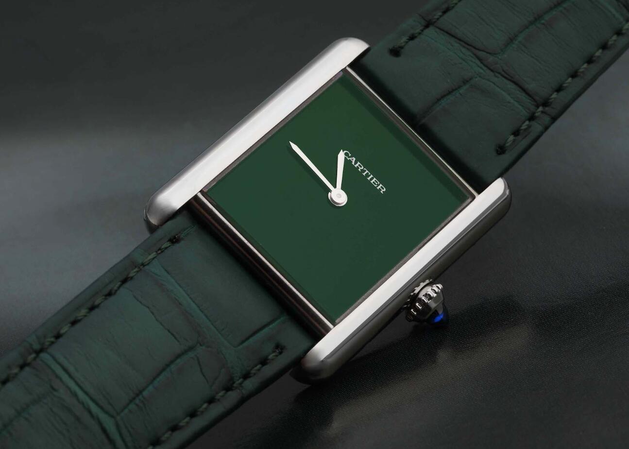 Montre Replique Cartier Tank Must en acier avec cadran vert